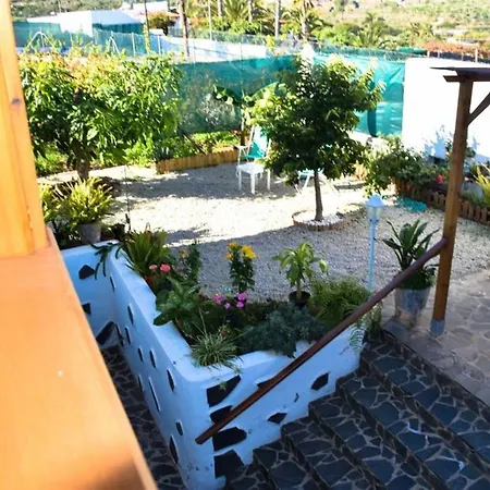 Hébergement de vacances Charming House In Icod De Vinos With Garden 70 M² *